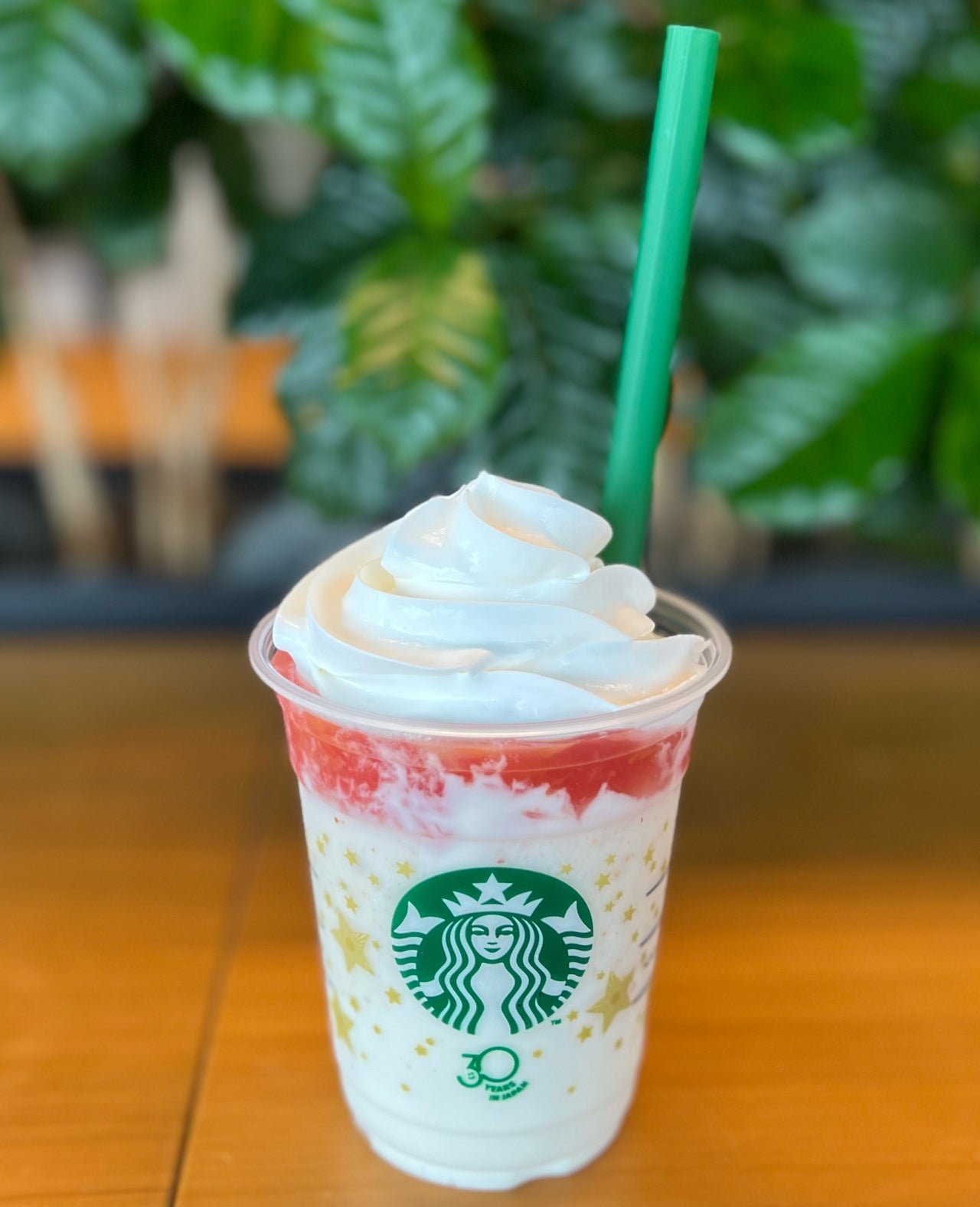 スタバ新作】これも復刻するの！？歴代人気フラペチーノ全5種類を