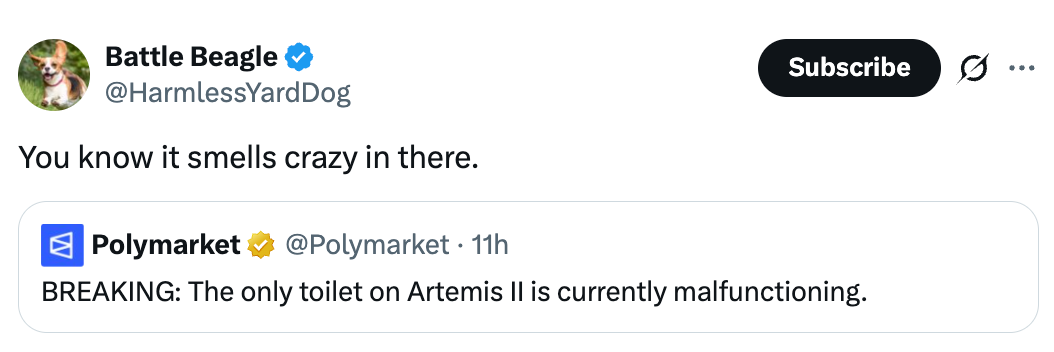 Tweet gag  astir  a malfunctioning toilet connected  Artemis II, implying it smells bad