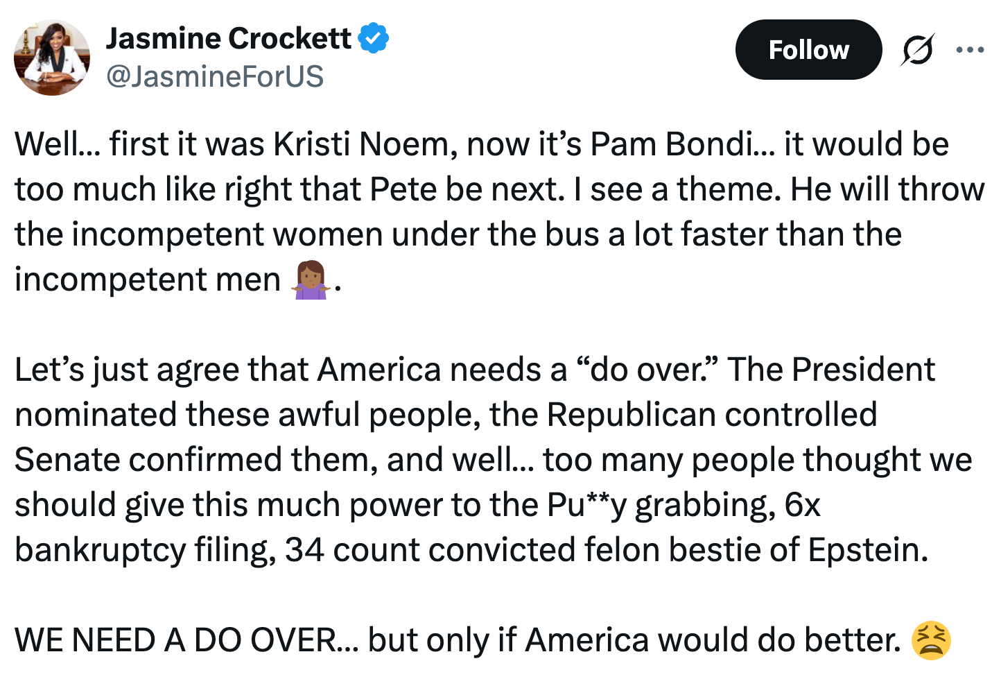 Tweet av Jasmine Crockett som kritiserer politiske skikkelser og antyder at Amerika trenger en endring