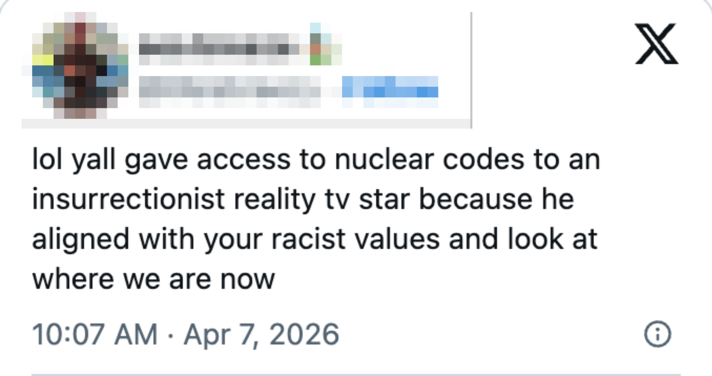 Tweet av bruker @lifeisbreezy uttrykker bekymring over tilgang til atomkoder gitt til en reality-TV-stjerne, og refererer til samsvar med rasistiske verdier