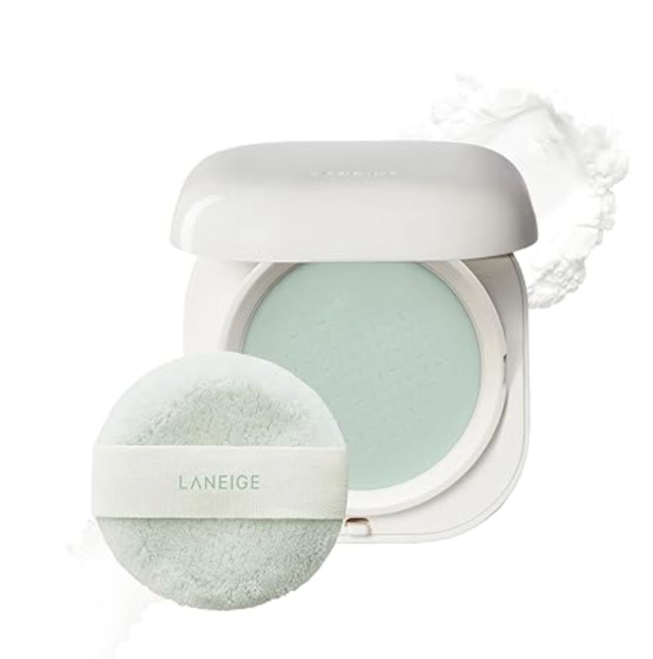 Laneige BB Cushion dengan aplikator spons, didesain untuk pengaplikasian riasan halus