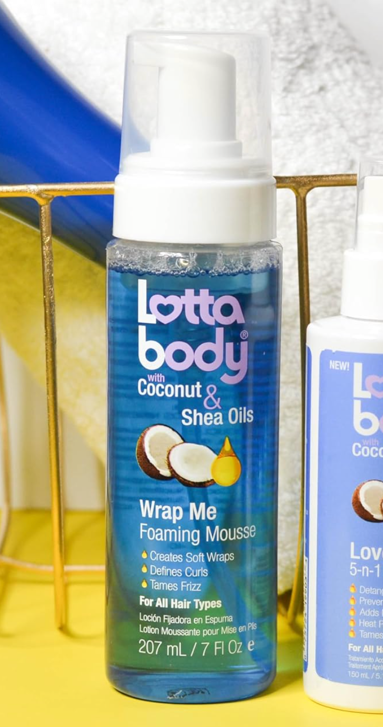 Lotta Body Wrap Me Foaming Mousse dengan minyak kelapa dan shea, untuk gelombang lembut, definisi ikal, penjinakan rambut kusut. Cocok untuk semua jenis rambut. 7 ons cairan
