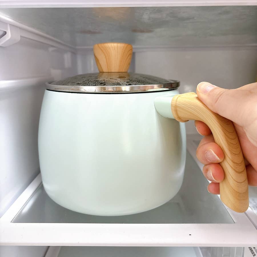 作ったスープを鍋ごと冷蔵庫へ！イケアの「ふた付き片手鍋」なら 