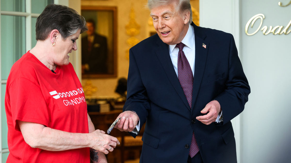 トランプ氏、マクドナルドの商品が届き“ご満悦”。配達員に高額チップ 