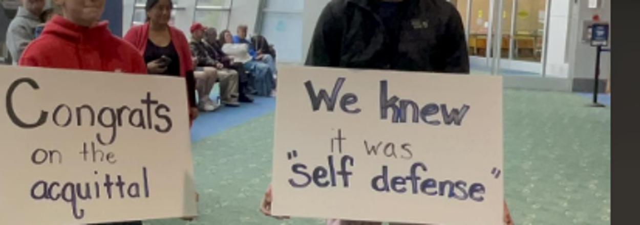 I Promise You Won't Be Able To Read All 24 Of These Signs Without Busting Out Laughing