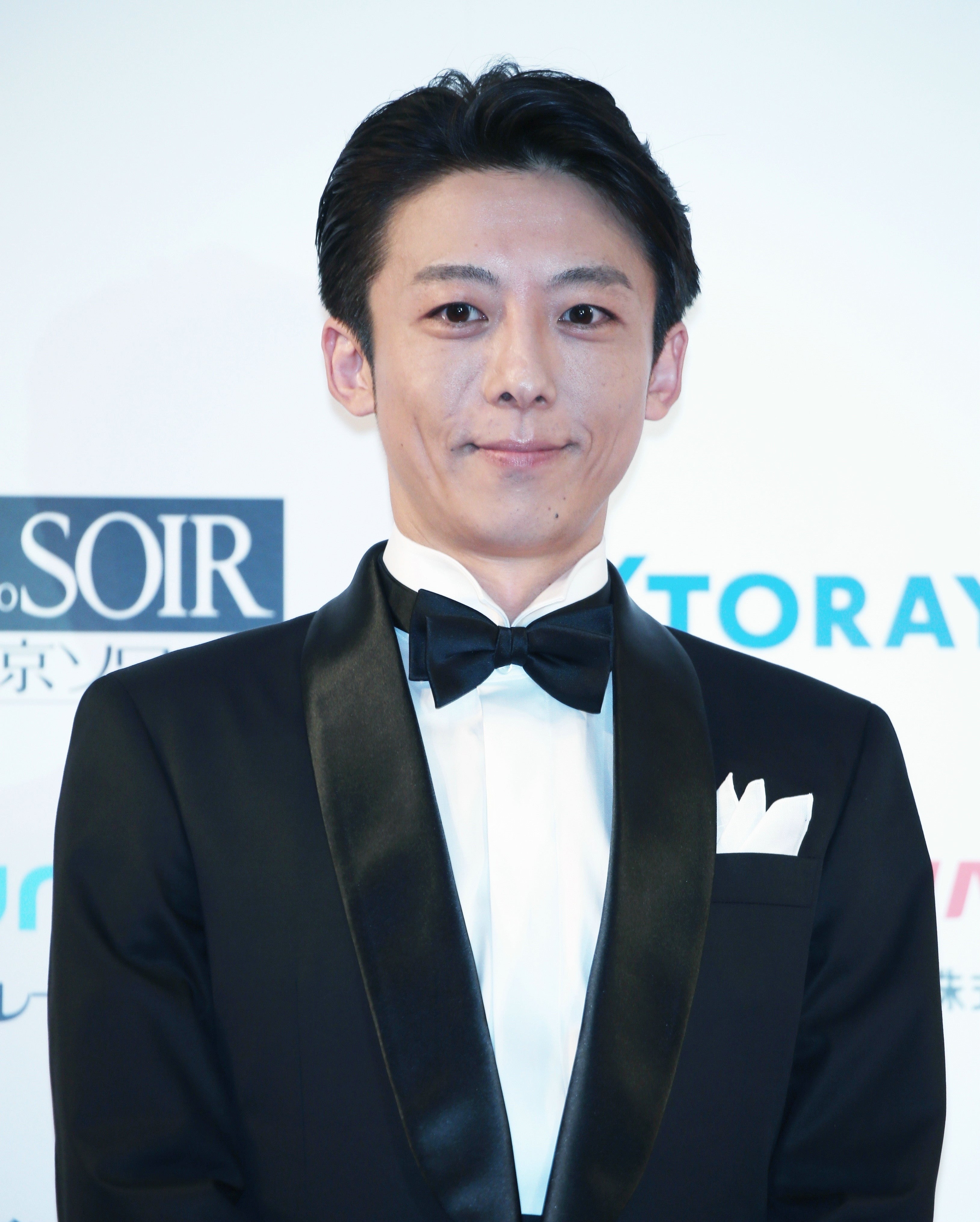 高橋一生さん（時事）