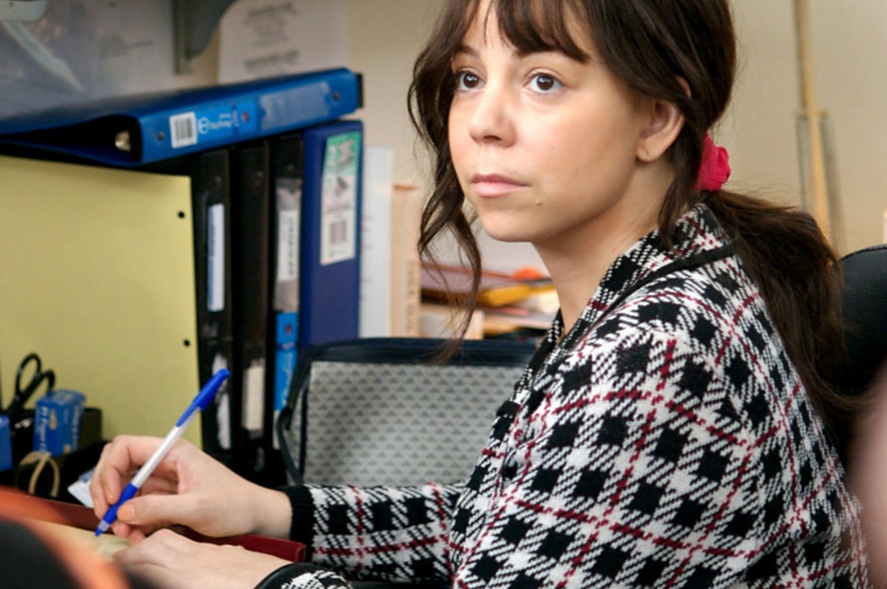 Ariana Grande Is Going Viral For Looking "Too Much" Like Herself In "Focker-In-Law" – So People Are Sharing The Best Onscreen Transformations