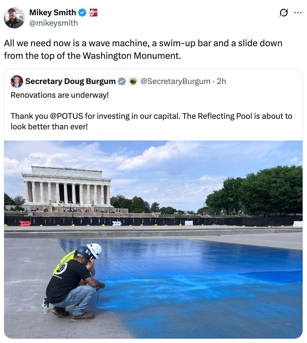 Tweet showing a idiosyncratic    coating  the adust  Reflecting Pool successful  beforehand   of the Lincoln Memorial