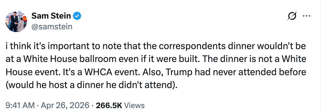 Tweet som diskuterer at korrespondentmiddagen er et WHCA-arrangement, ikke holdt i Det hvite hus, og at Trump aldri deltok på det før