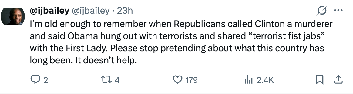 Tweet diskuterer politiske anklager mot Clinton og Obama, og oppfordrer folk til å slutte å late som om landet har vært
