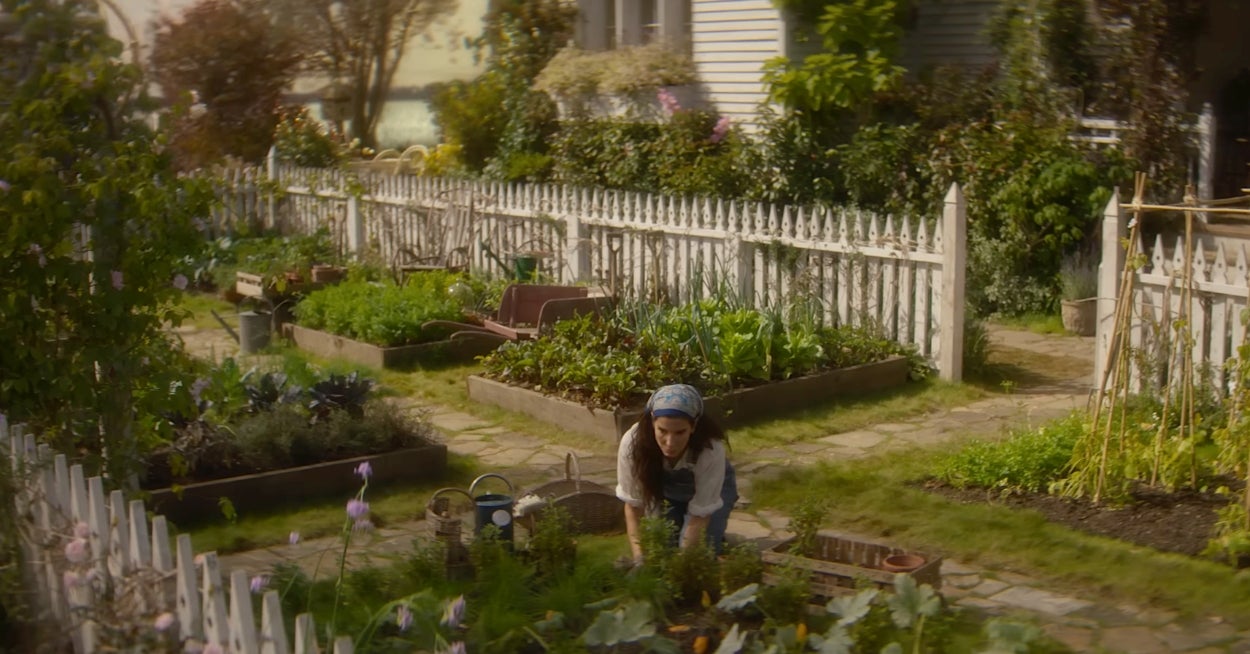 Which SPECIFIC Item Should You Grow In Your Garden?