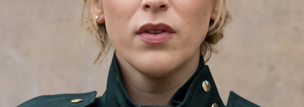 "What A Sad Deranged Troubled Person": Celebrities Are Reacting After Tommy Dorfman Revealed What A Plane Passenger Texted About Her