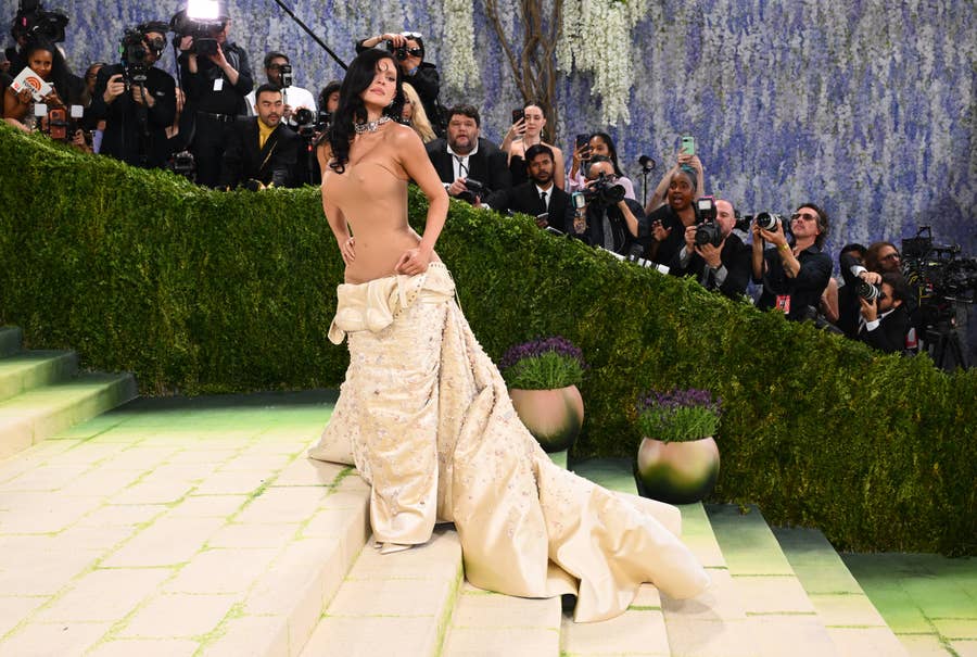 Kylie Jenner's 2026 Met Gala Dress Tricks Fans Kylie Jenner's 2026 Met Gala Dress Tricks Fans
