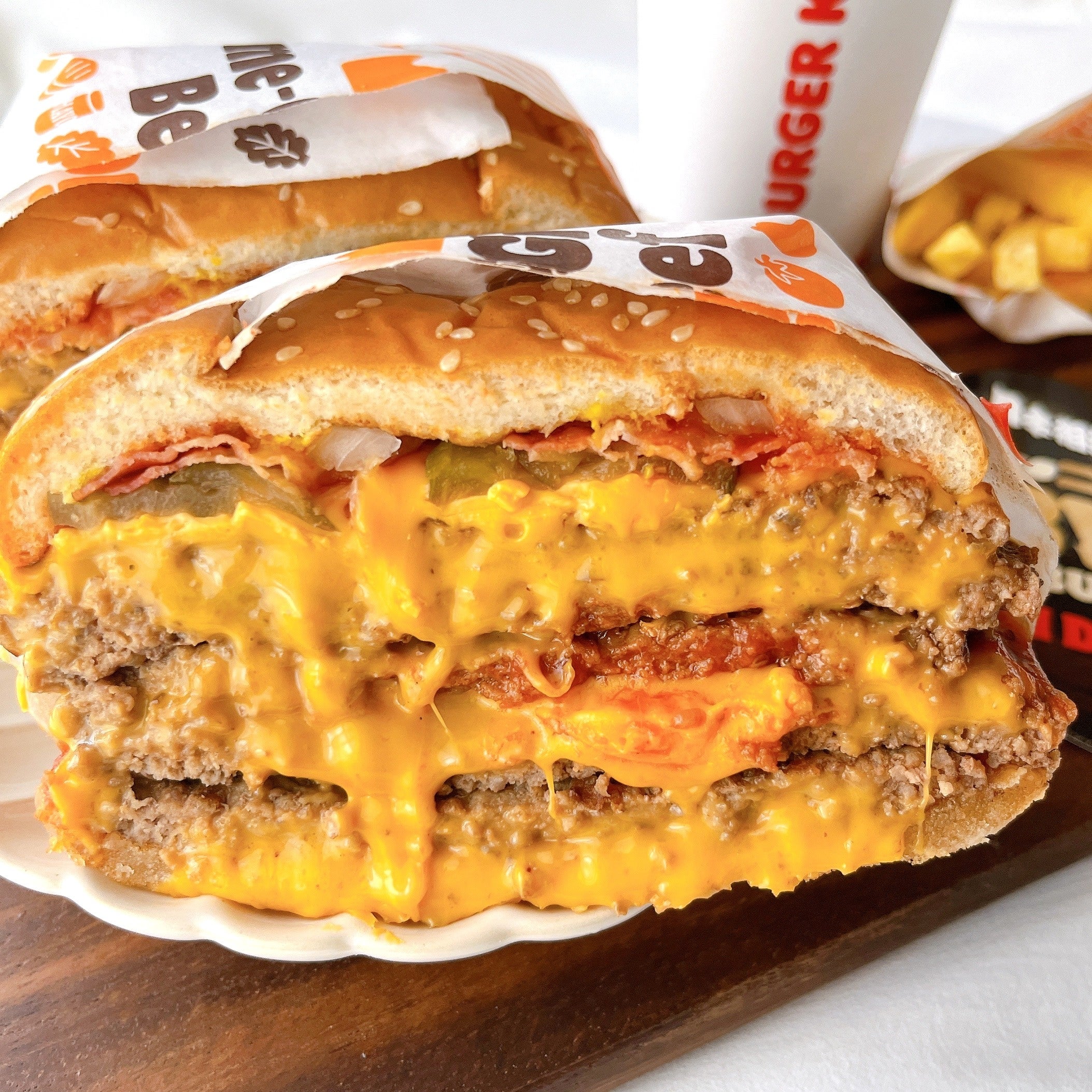 SNSで話題沸騰中！バーガーキングの『1856kcalバーガー』《実食レビュー》