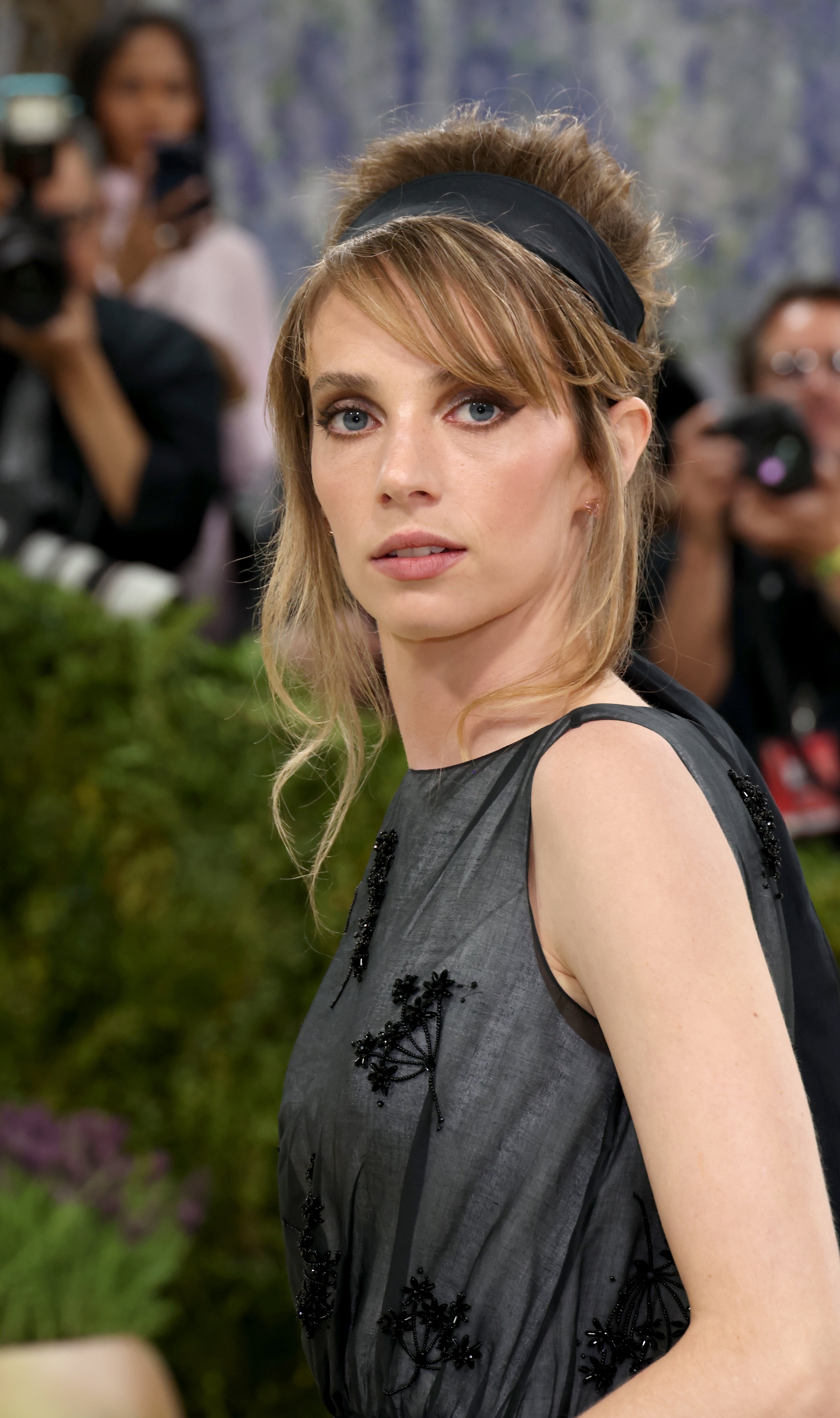 Maya Hawke astatine  an event