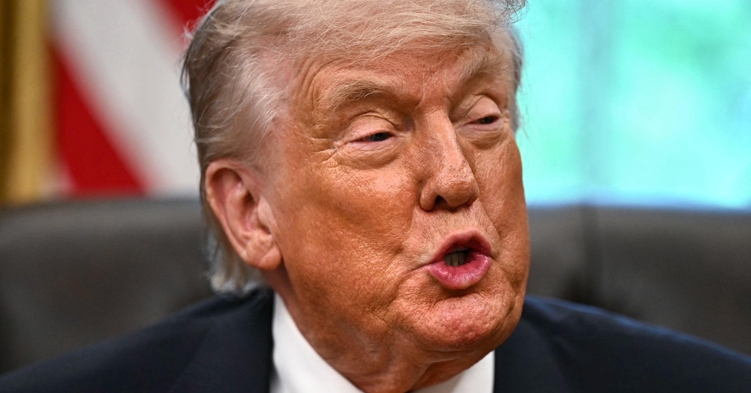 "If You Want To Vomit, Zoom In": One Of Trump's Body Parts Is Going Viral Again, And I Honestly Think This Might Be The Worst Photo Yet
