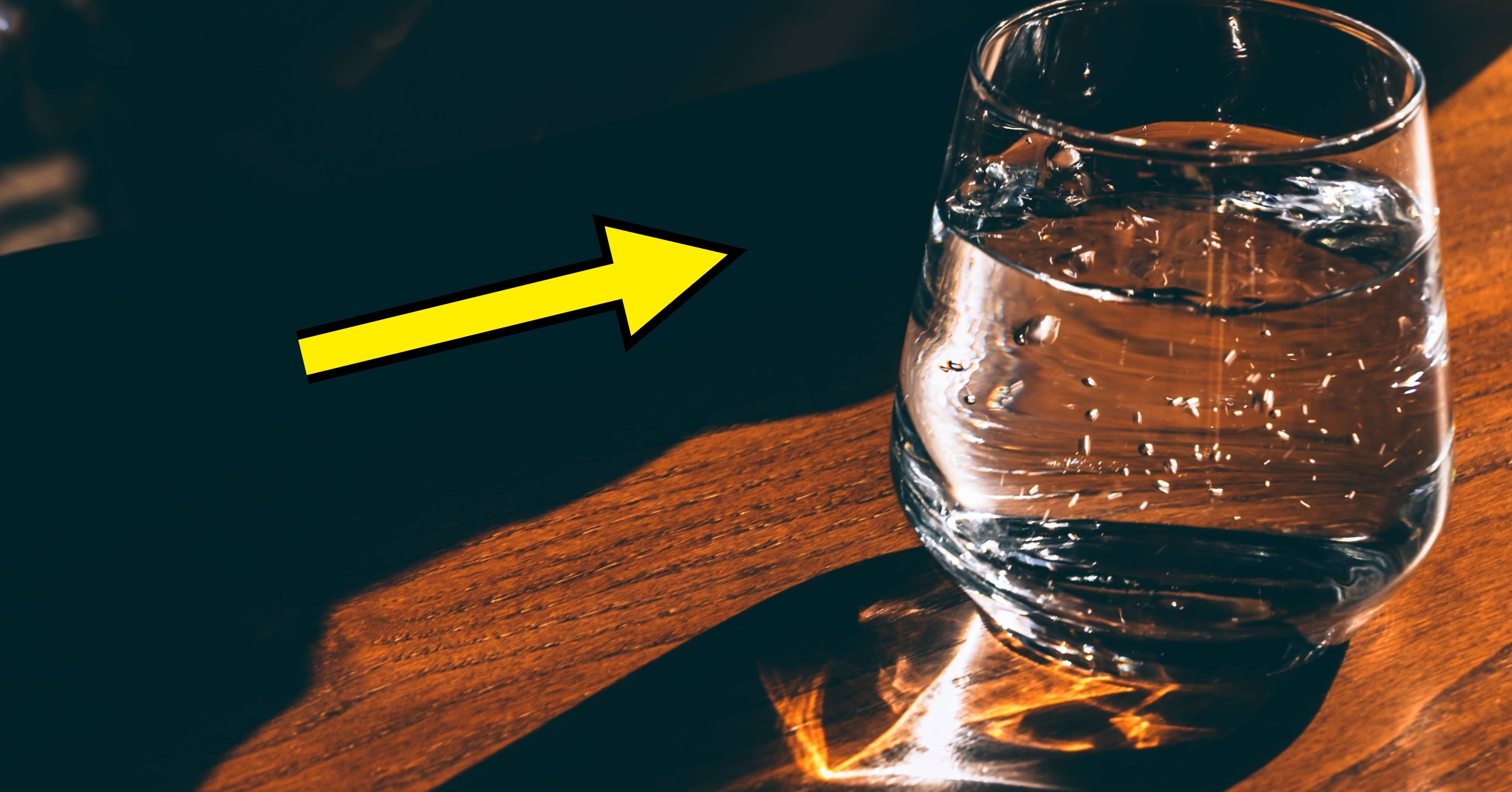 This Microbiologist Is Revealing Whether Day-Old Water Is Actually Dangerous, And I Am Pouring Out The Glass On My Nightstand Immediately
