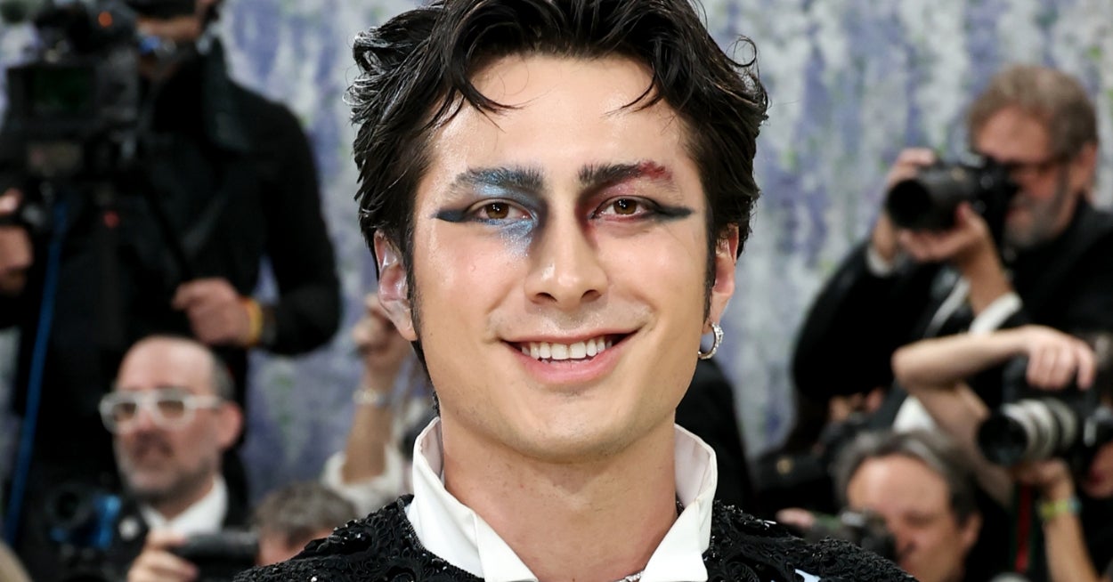 Hudson Williams' Makeup Artist Responded To The Haters After His Met Gala Look Drew Backlash