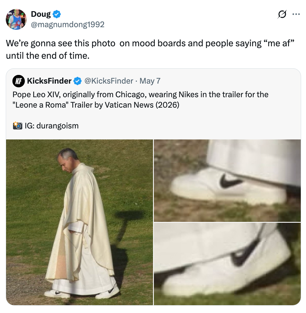 En humoristisk tweet med et fiktivt trailerbilde som viser pave Leo XIV i Nikes, som refererer til moodboards og relaterte moteøyeblikk