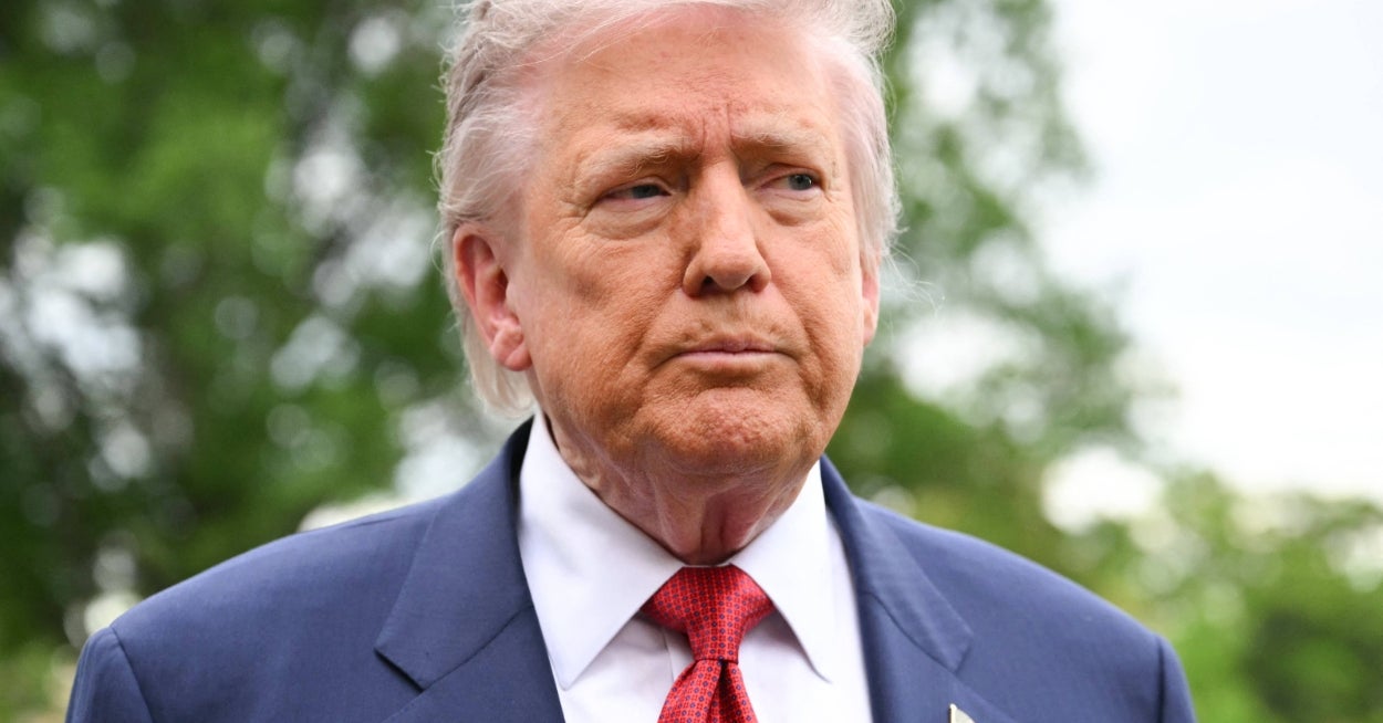 "Sh*tty Au Bon Pain": The Internet Is Pointing Out Just How "TACKY" Trump's Rose Garden Revamp Is, And Just How Much...