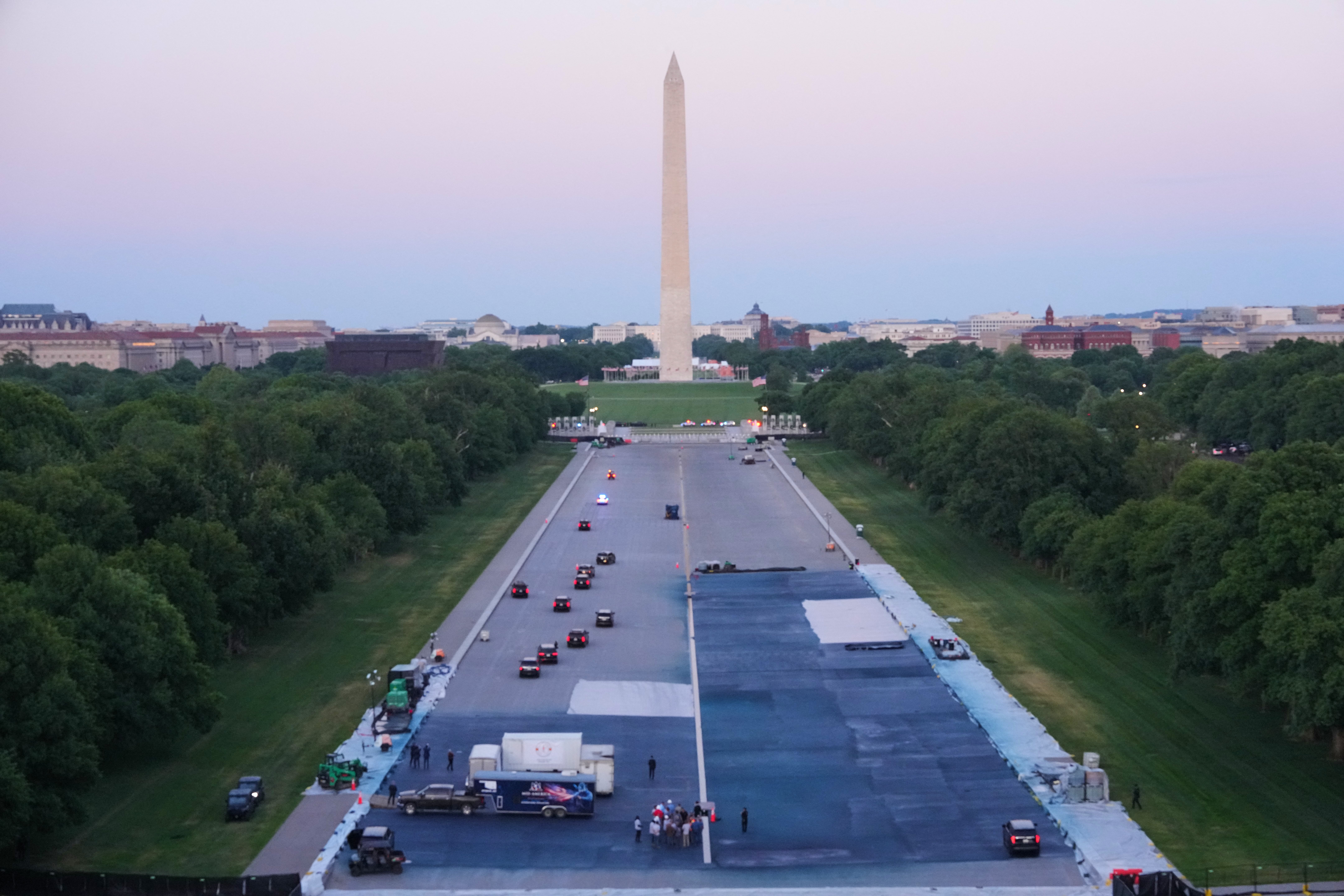 Luftfoto av Washington Monument og National Mall, med forberedelser i gang for et arrangement