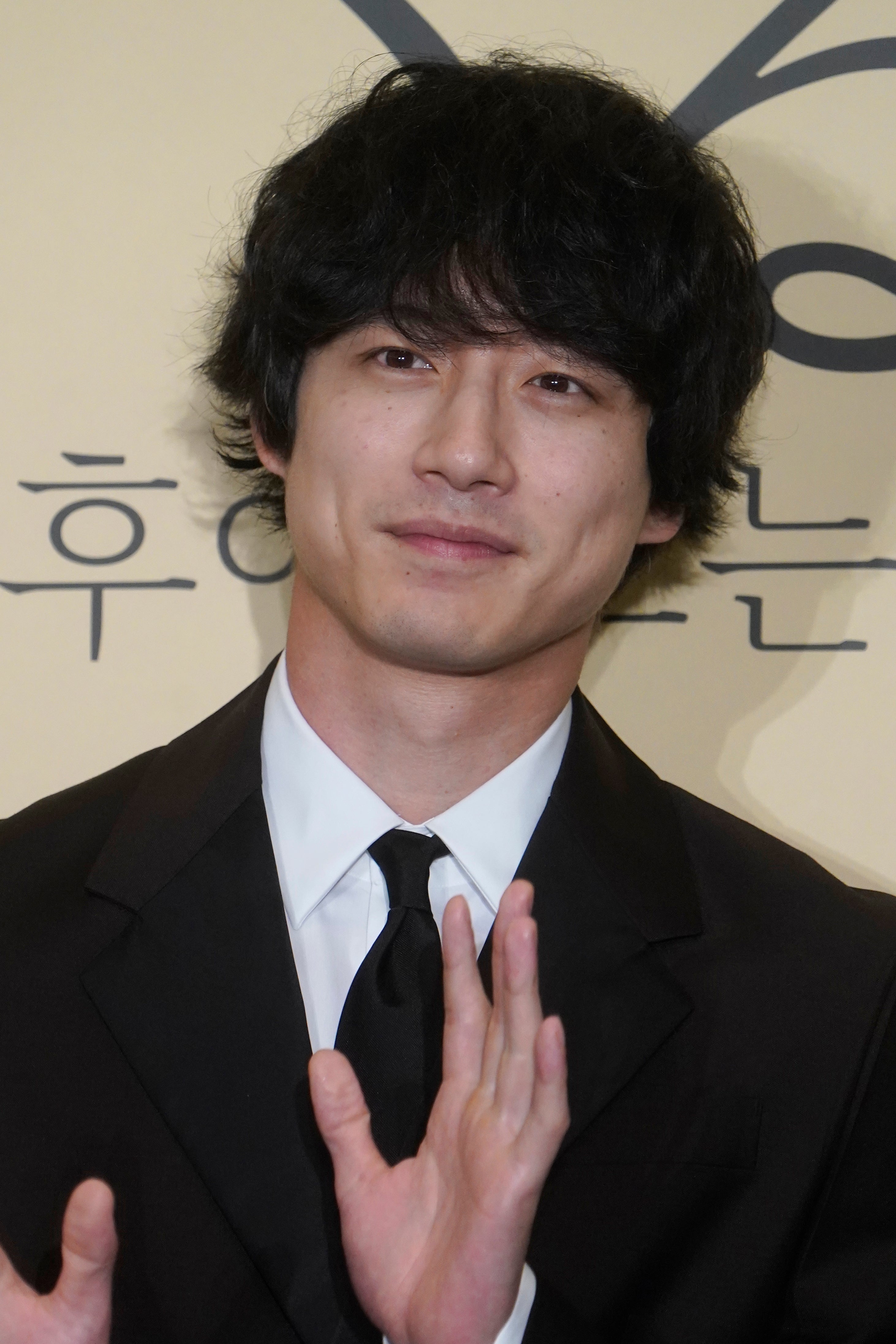 坂口健太郎さん（時事通信フォト）