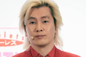 カズレーザーさん(時事通信フォト)