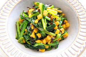 ほうれん草とコーンの塩昆布バター和え
