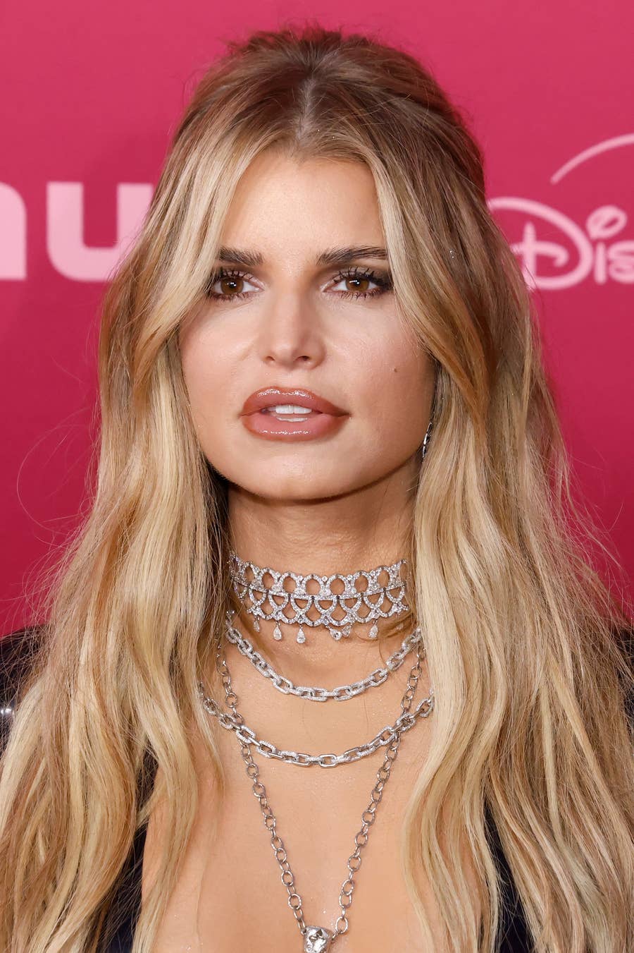 Jessica Simpson Defends Flying First Class While Her Kids Were In Economy Jessica Simpson Defends Flying First Class While Her Kids Were In Economy