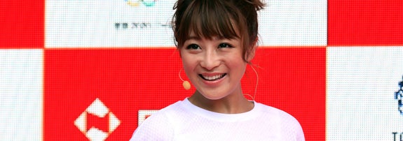 鈴木奈々さん（時事通信フォト）