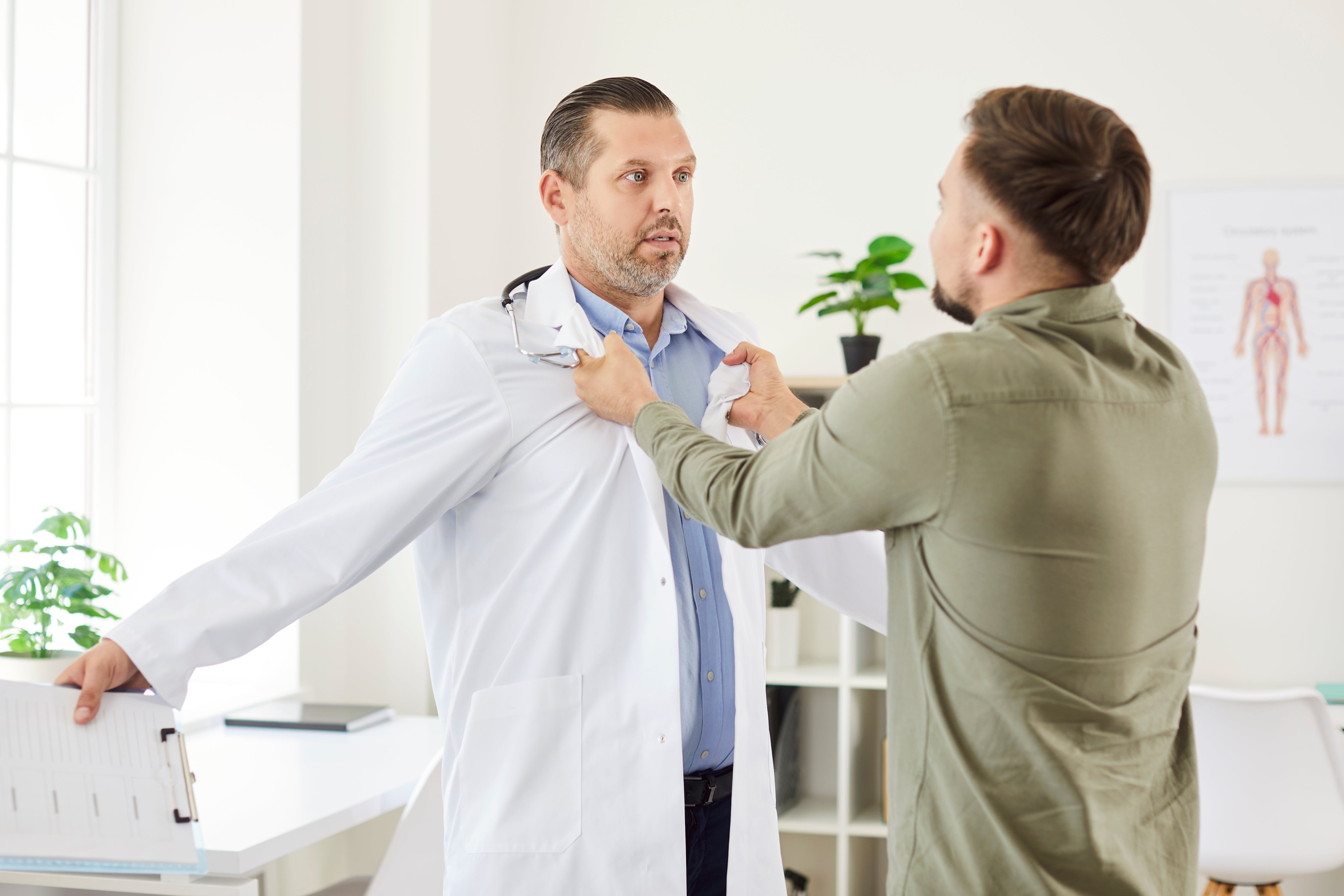 30 Shocking Doctor Horror Stories From Real Patients