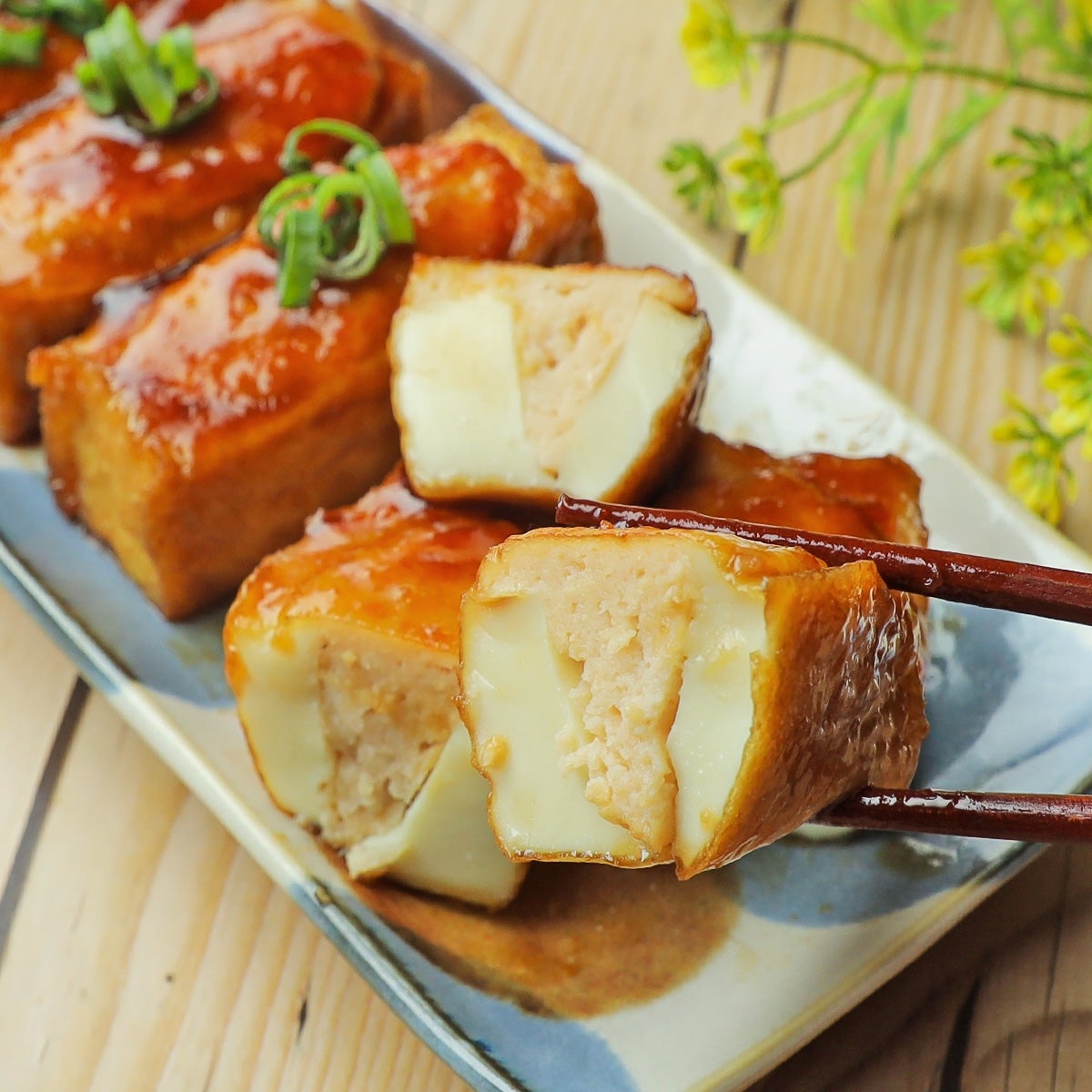 厚揚げに詰めて焼くだけ】肉だね不要！超時短で作れる厚揚げの簡単