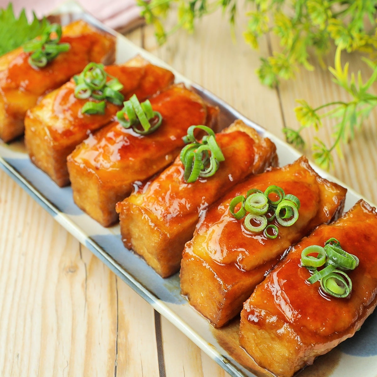厚揚げに詰めて焼くだけ】肉だね不要！超時短で作れる厚揚げの簡単