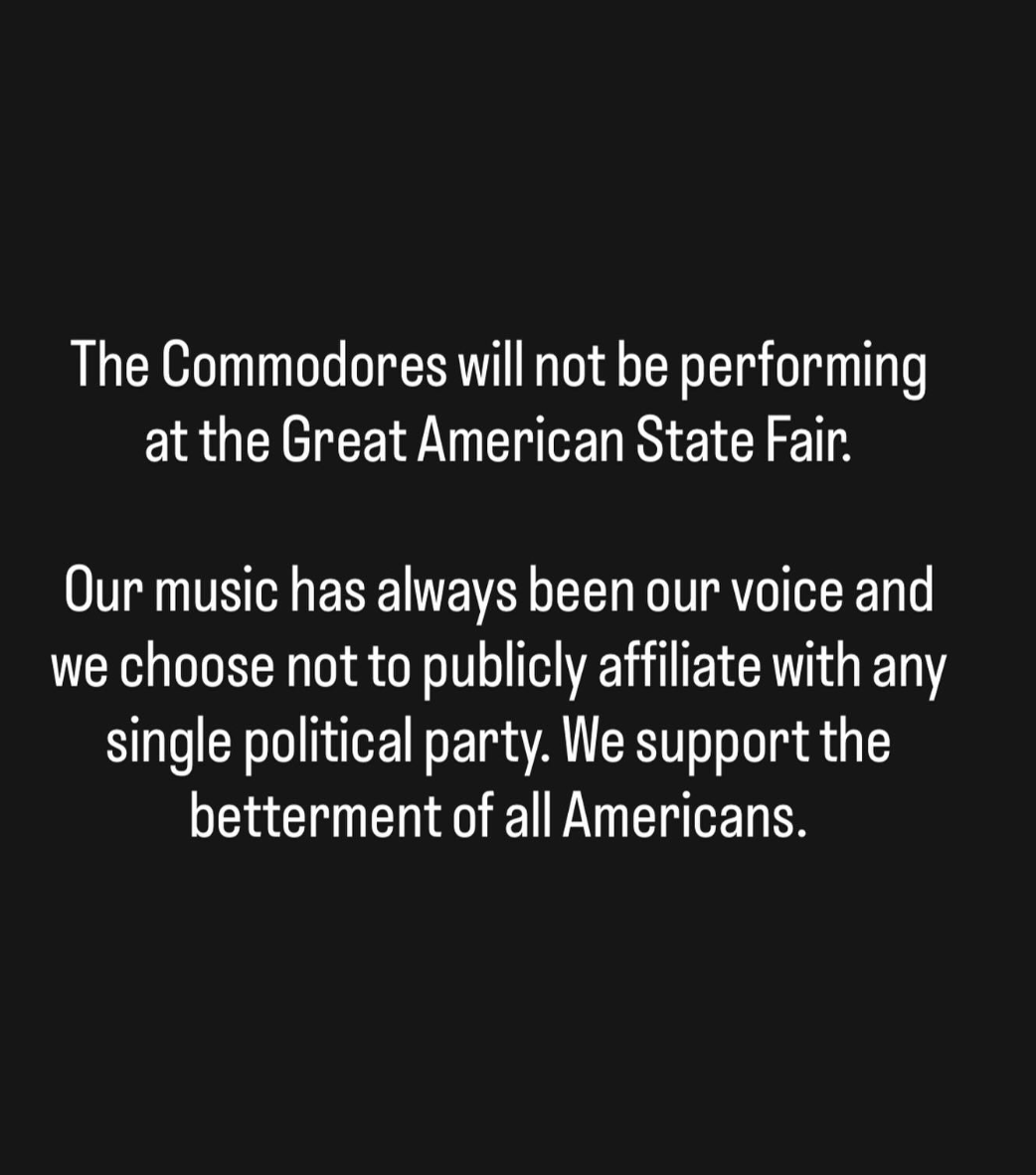 Teks yang menyatakan The Commodores tidak akan tampil di Great American State Fair, memilih untuk tetap non-partisan dan mendukung semua orang Amerika