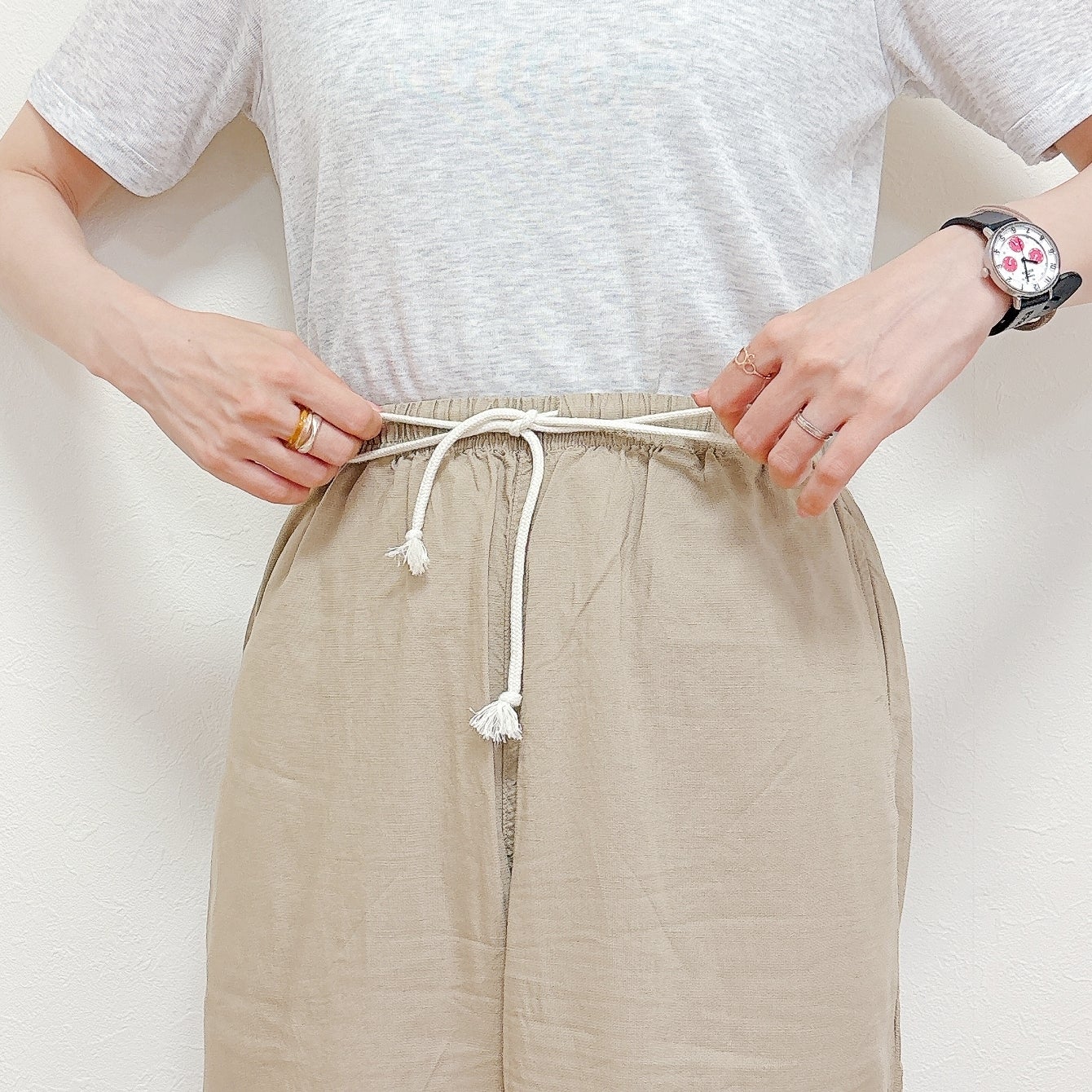 ユニクロ】話題の「リネンブレンドイージーパンツ」を実際に着用。快適