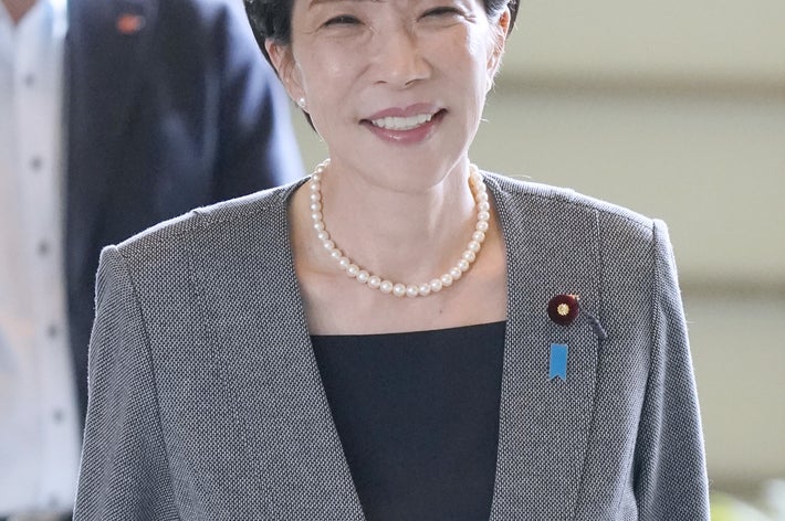 首相官邸に入る高市早苗首相＝２９日、東京・永田町（時事）