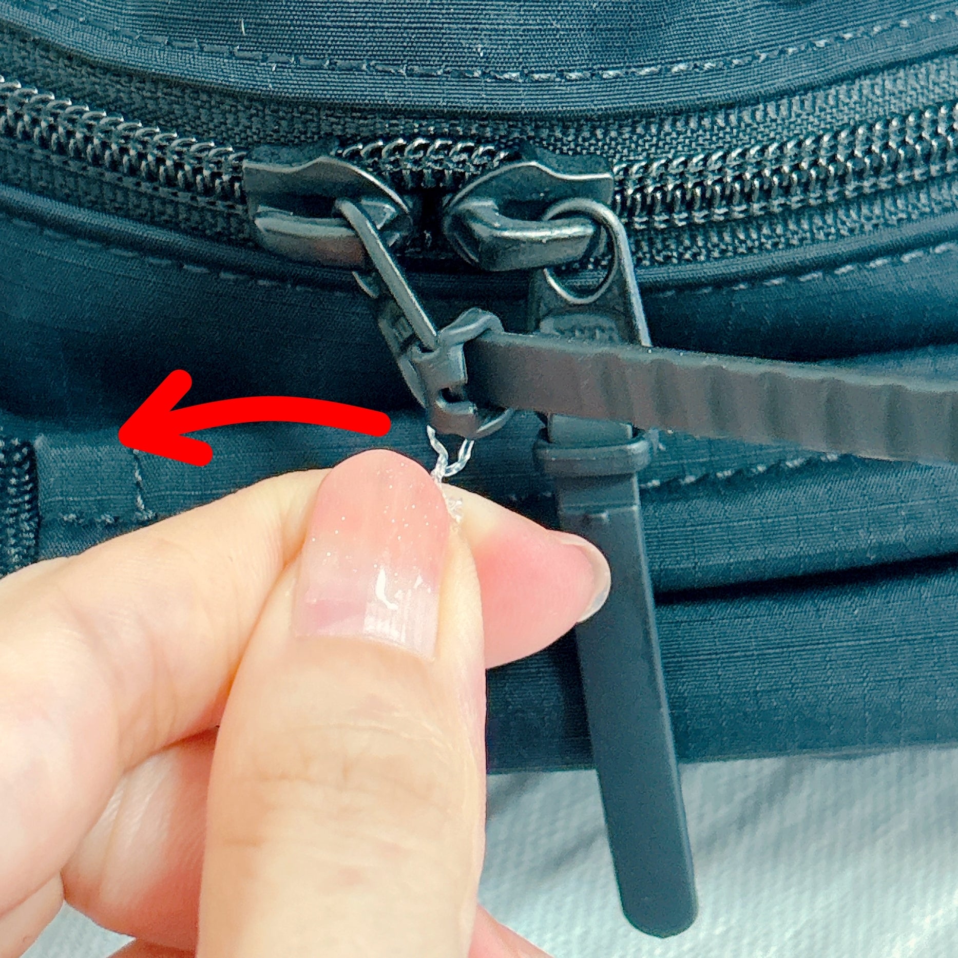 簡単すぎる!ハサミ不要のタグの取り方をレビューします。 簡単すぎる!ハサミ不要のタグの取り方をレビューします。