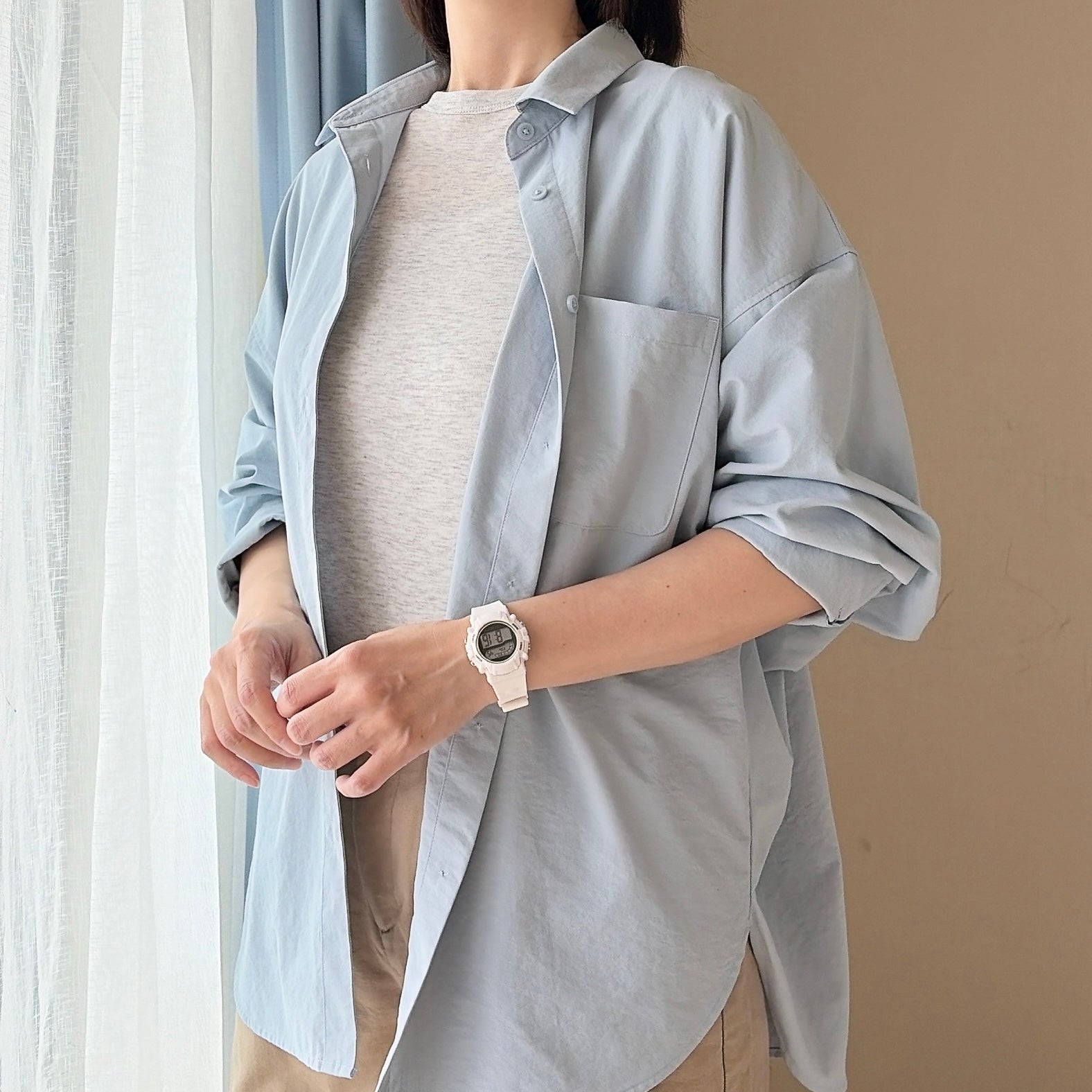 ゆあり 暑い日に役立つ『袖まくりしても落ちてこない裏技』100均のアレを使っ