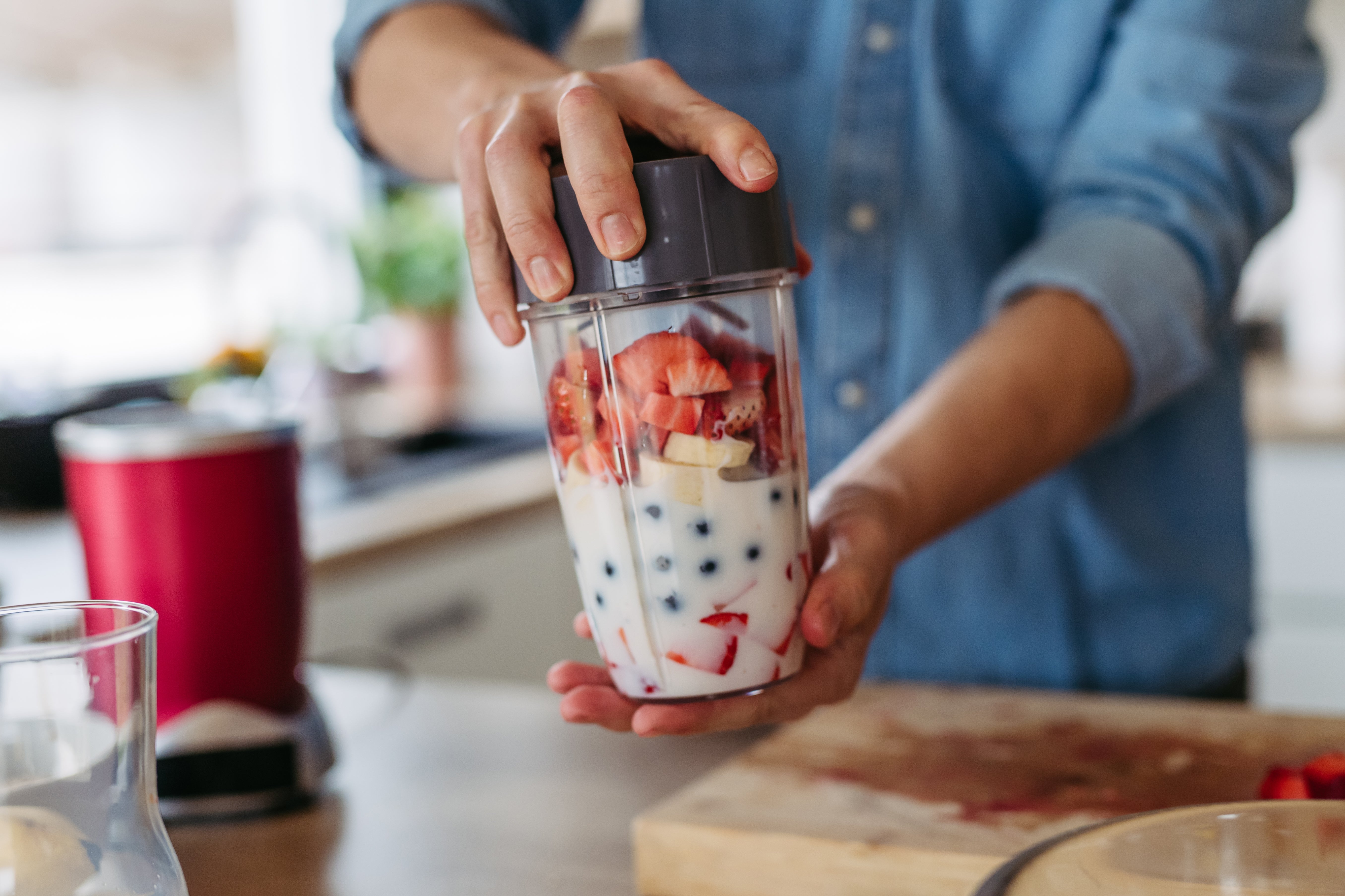 A idiosyncratic   making a smoothie