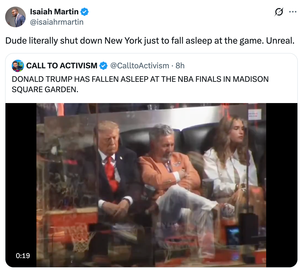 En tweet som viser Donald Trump som sitter og sover på en NBA-kamp i Madison Square Garden, som fremhevet av CALL TO ACTIVISMs innlegg