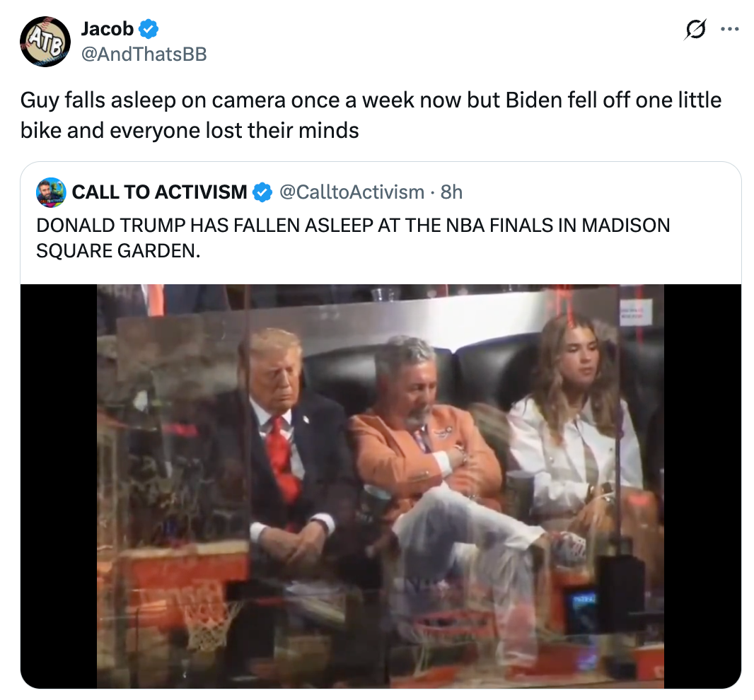 Tweet av Jacob: En mann blir kritisert for å sove på en NBA-kamp, ​​mens han fremhever en tidligere hendelse der Biden falt av en sykkel