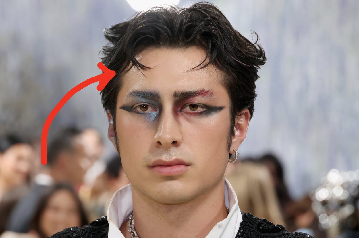 "Justifying This Is Awful!": Extremely Problematic Old Photos Of 'Heated Rivalry' Star Hudson William Have Resurfaced, And The Internet's Response Is Shockingly Divided