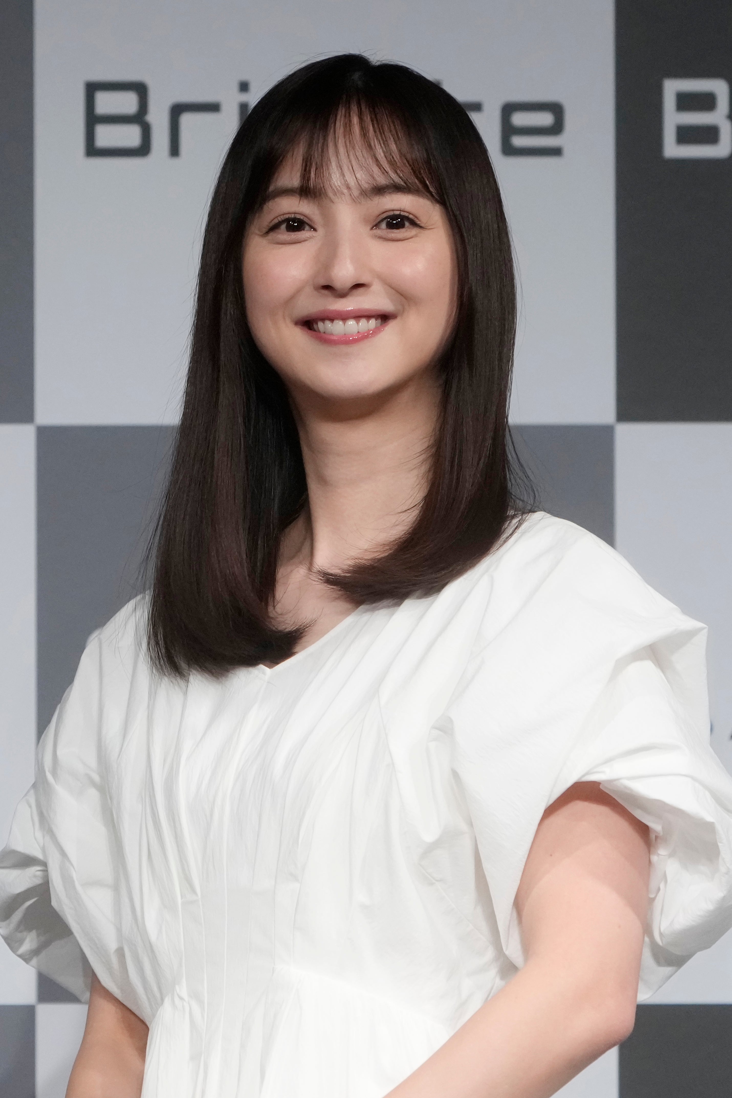 辻希美、第5子がつかまり立ちする姿を公開→「顔が辻ちゃん
