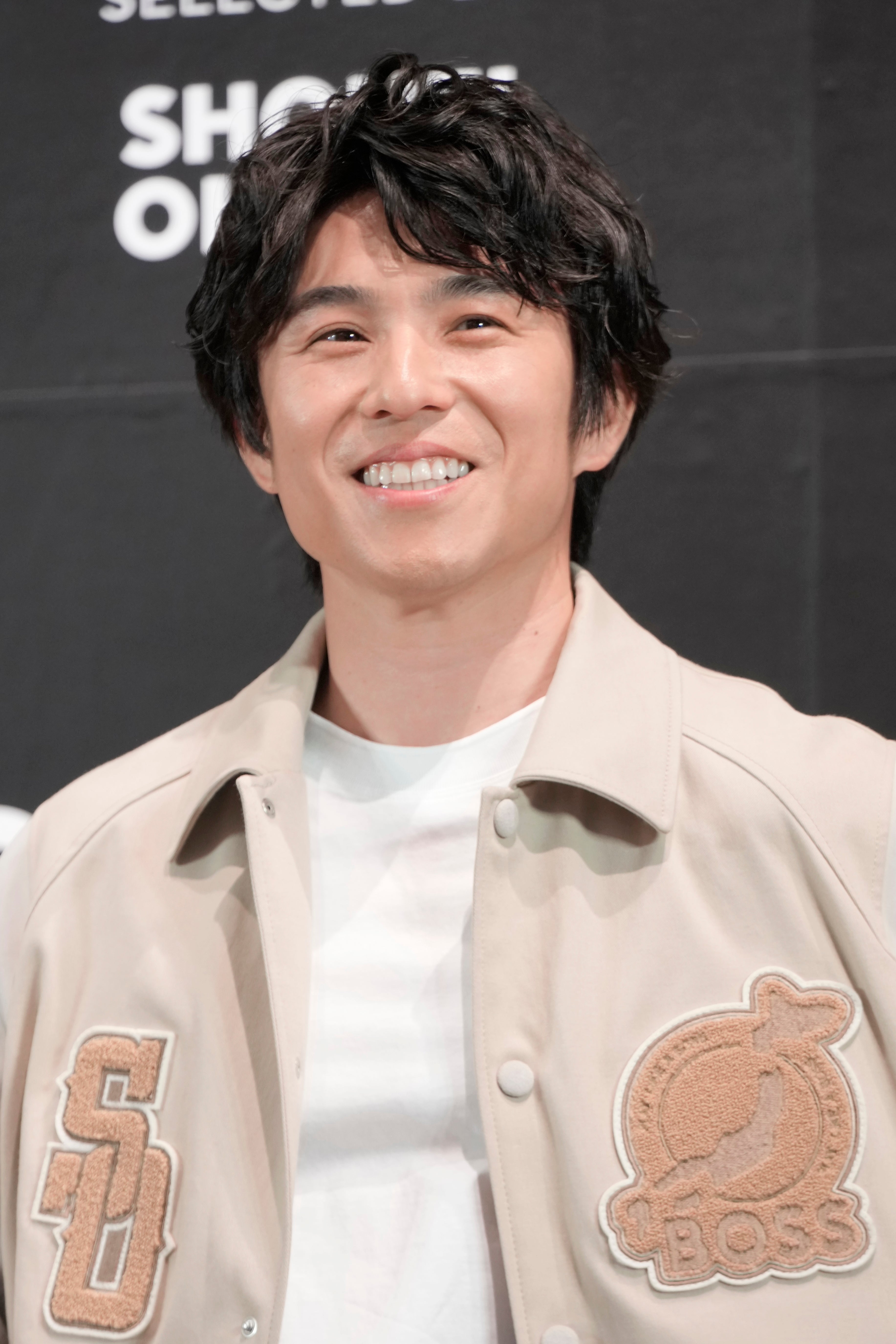 辻希美、第5子がつかまり立ちする姿を公開→「顔が辻ちゃん
