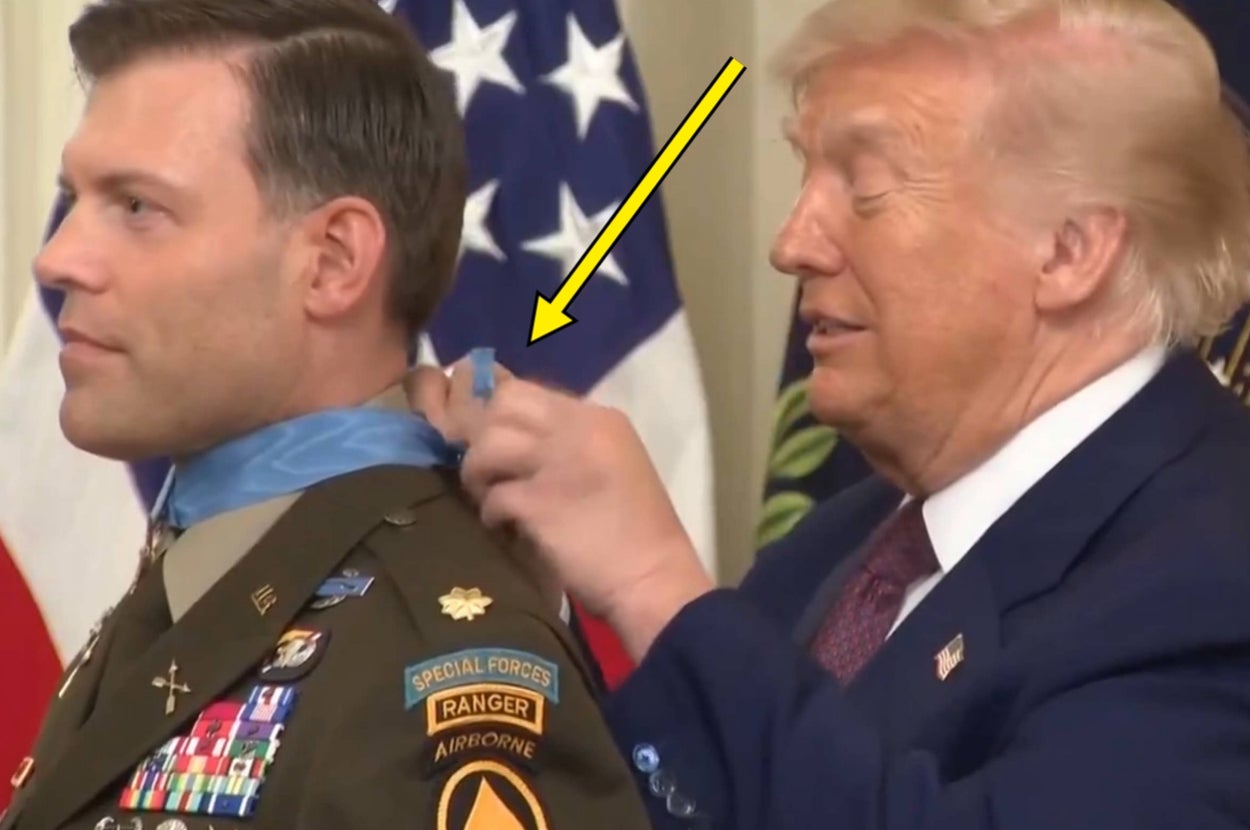 This Embarrassing Video Of Trump Struggling To Put A Medal On An Army Major Is Going Viral, And I Can't Stop Watching