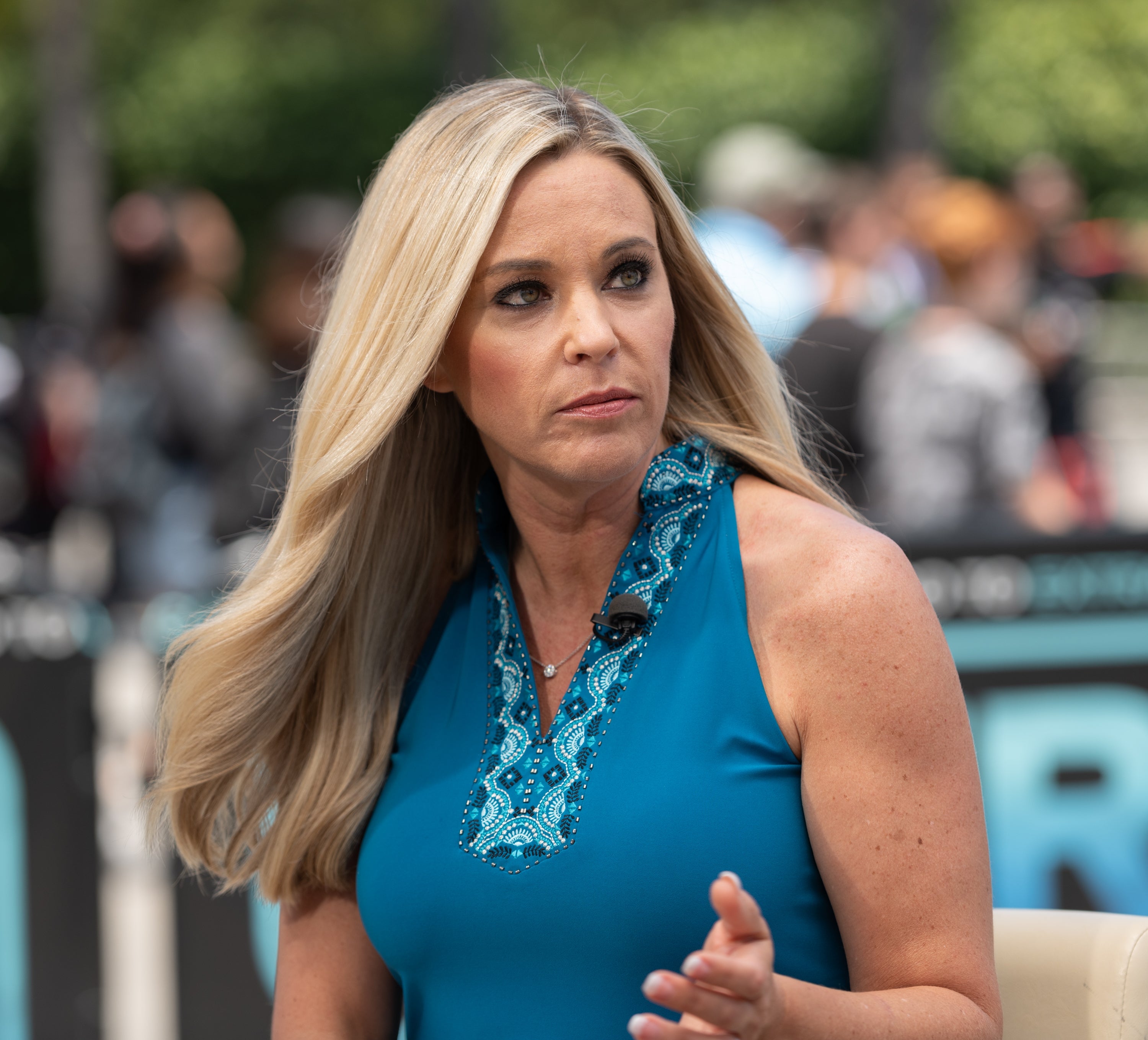 Kate Gosselin speaking astatine  an event