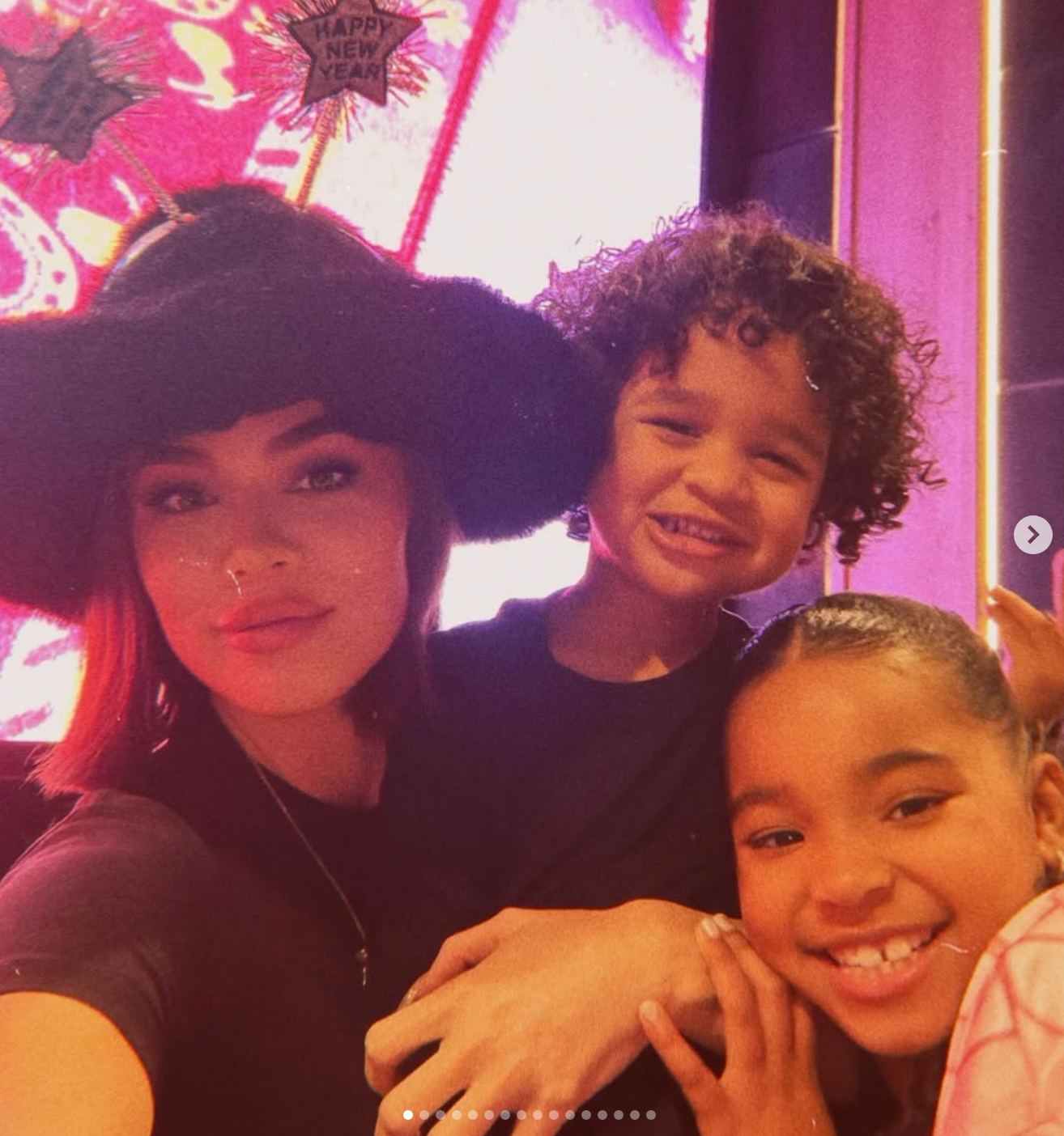 Khloé and her 2 kids