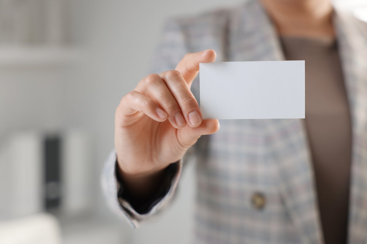 The 'Overlooked' Social Anxiety Symptom That Appears When You Say Someone's Name