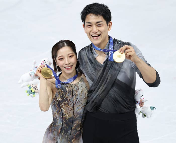三浦璃来さん（左）と木原龍一さん（右）（時事）