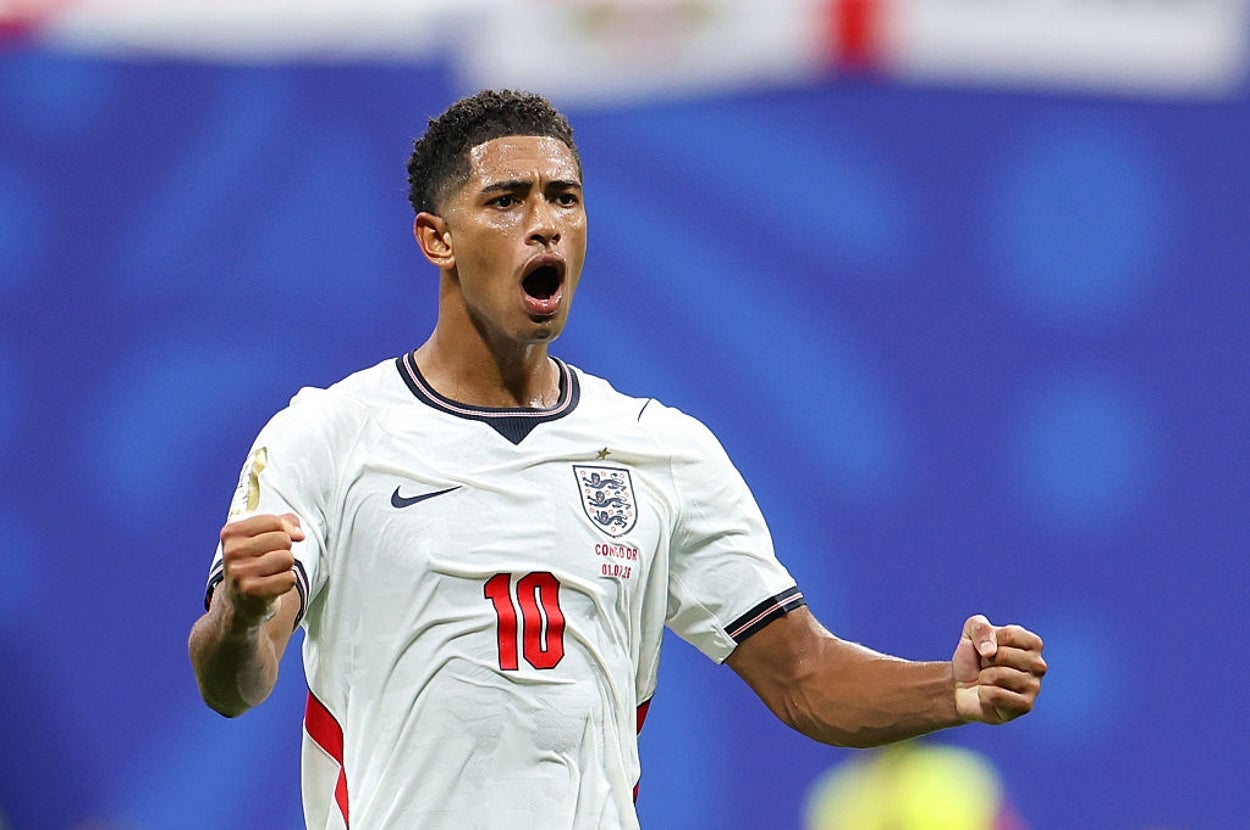 So THAT's What The Three Lions On England's Football Crest Mean